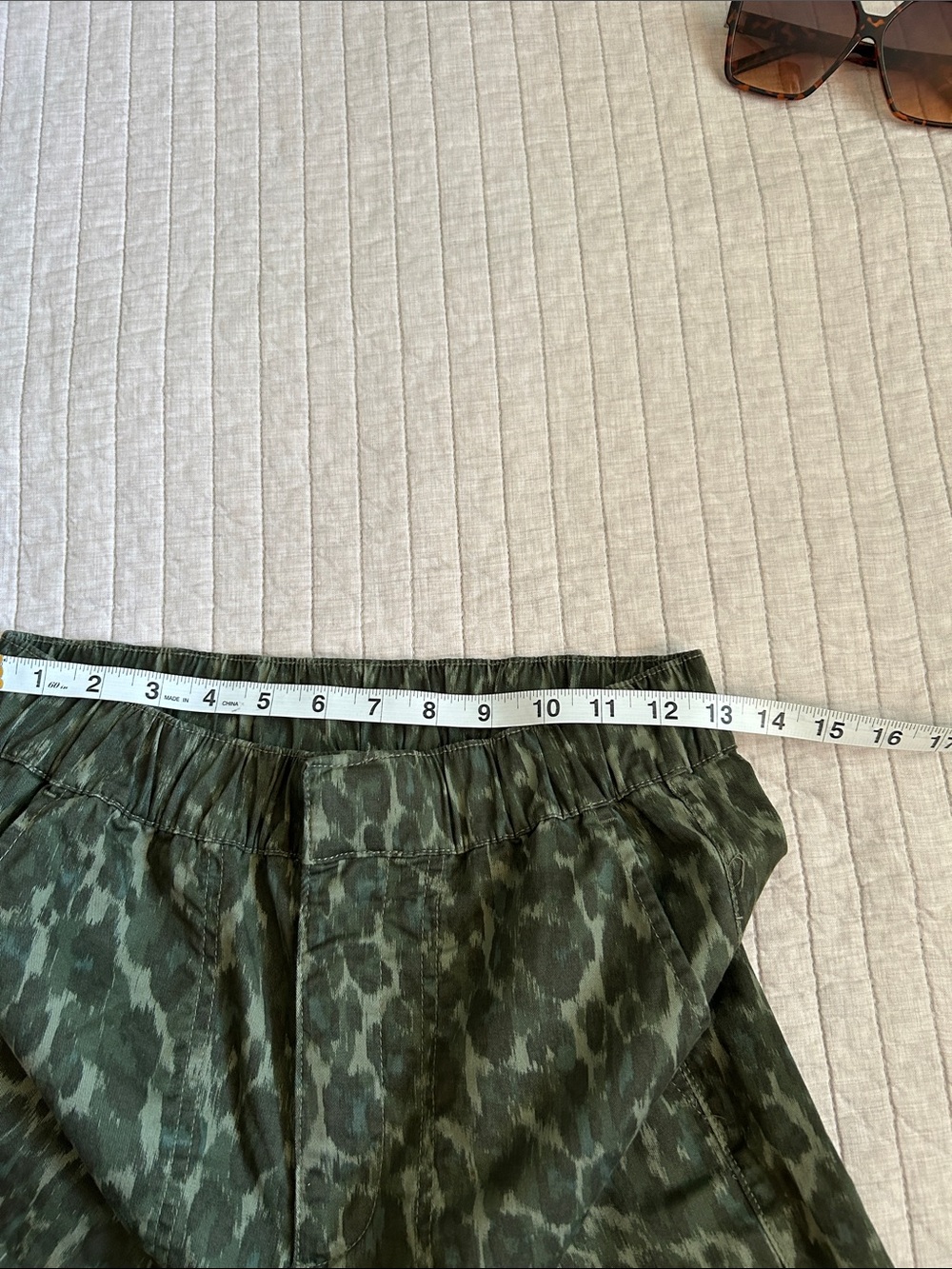 Gap green leopard print khaki cotton, easy wide leg pants XS - Picture 3 of 13
